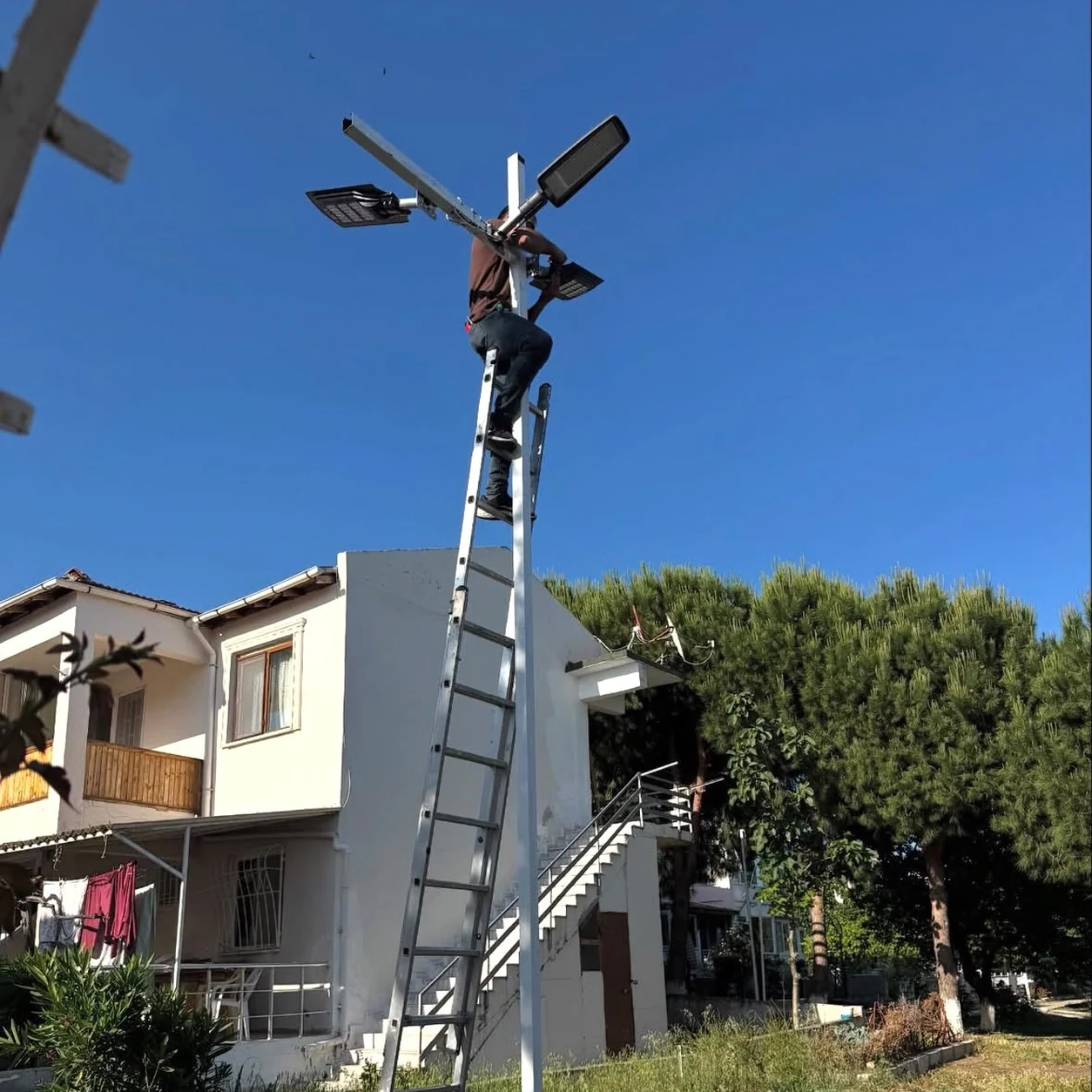 Direk tipi dış mekân aydınlatma montajı